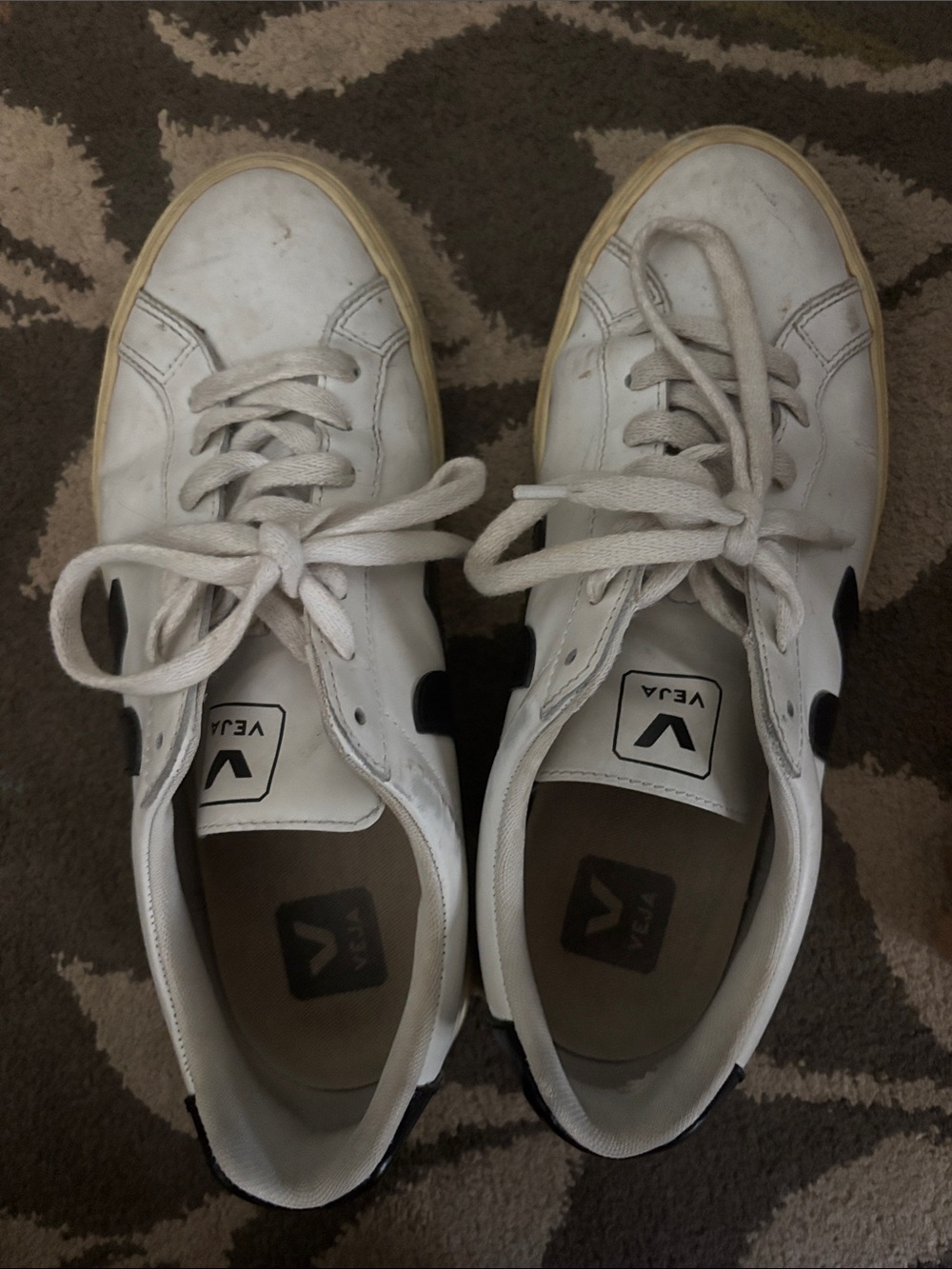 Veja White Leather Low-Top Sneakers with Black Heel Detail